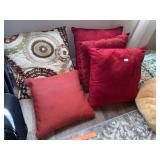 Decorator Throw Pillows in Grp