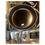 Cast Iron Skillet (Seasoned to Perfection)