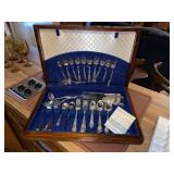 Nice set of Rogers Silver Plate Flatware (8 Place)