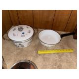 Nice Enamelware Dutch Oven & Skillet