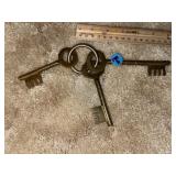 Vintage Brass Jail House Keys