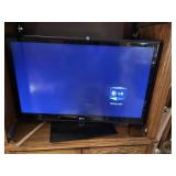Nice LG 40' Hi-Def / Thin Back TV with Remote