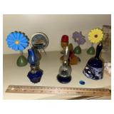 Sm Vintage Lamp & Collectible Trinkets in Grp