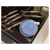 Vintaeg Disneyland Hotel Collectibles