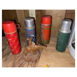 (4) Vin Insulated Bottles + Wood Carved Bull