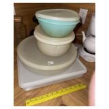 (4) Old School Tupperware Containers