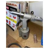 Jet Pneumatic Air Riveter Gun