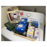 Light Fixture & Light Bulbs in Grp