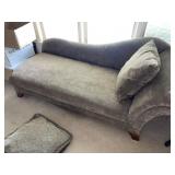 Nice Chaise Lounge Sofa (Looks like new)