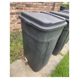 Rubbermaid Wheeled Trash Bin