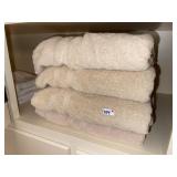 (4) Nice Large Bath Towels (Beige)