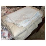 Queen Comforter & Mattress Cover & Linens