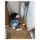 Wash Buckets & Wash Brushes & Supplies