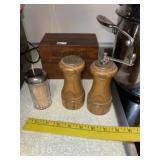 Wood S&P Shaker Set + Wood Recipe Box