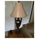 Nice Urn Decorator Table Lamp