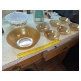 Vintage Iris Salad Set