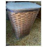 Vintage Basket w Lid