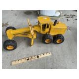Metal John Deer Road Grader