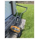Fiscars 18' Cut Push Reel Mower