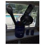 Utensils ~ Container & Glass S&P Shakers
