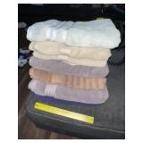 (7) Large Bath Towels
