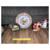 Christmas Collector Plates & Easels (4)