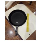 Nice Vintage Cast Iron Skillet
