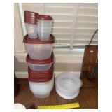 Rubbermaid Containers & Lids