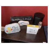 Home Decor Signs & Wall Hanging