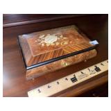 Nice Disney Burl Wood Inlaid Musical Jewelry Box