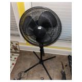 Pedestal Oscillating Fan