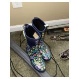 New Pr of Knee Chore Boots