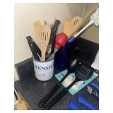Utensil Crock & Utensils in Grp