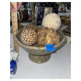 Center Bowl w Decorator Balls