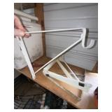 (4) Stanley Closet Rod Supports