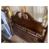 Vintage Pineapple Post Bed (No rails)