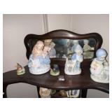 Porcelain Figurines in Group (7 Pcs)