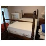 Nice Cherry Post Bed