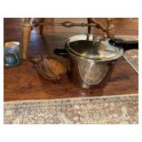 Pressure Cooker & Kitchen Utensils