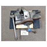Antique Pipefitters / Steamfitters Vise (No Ship)