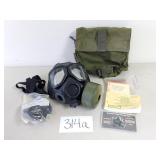US Military M40A1 Gas Mask - Size M / L