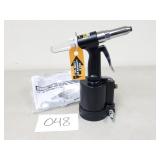 Central Pneumatic 1/4' Air Hydraulic Riveter