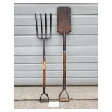D Handle Spading / Digging Fork (USA) and Shovel