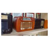 Vintage Sentinel Model 284 'Wavy Grille' radio