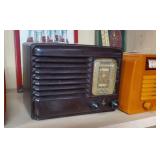 Vintage Emerson tabletop radio from 1939 or 40