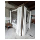 Canopy Poster bed - Curtains are not included