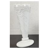 vintage L.E. Smith milk glass bud vase