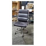 Eddies Sottos Eames modEA437 Executive Chair