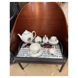 Tokyo Disneyland Souvenir Serving Tray and 12