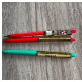 Lot (3) Disneyland Floaty Pens
